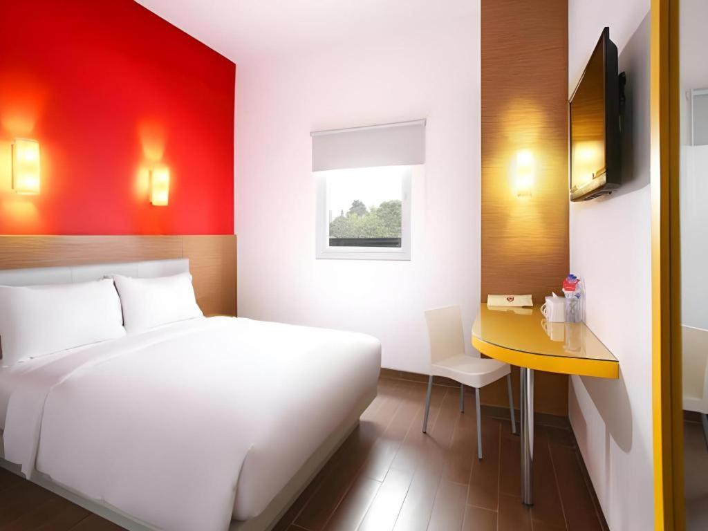 Amaris Hotel La Codefin Kemang Giacarta Esterno foto